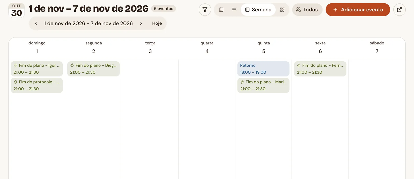 Semana do calendário com o retorno marcado e os fins de plano lançados sozinhos